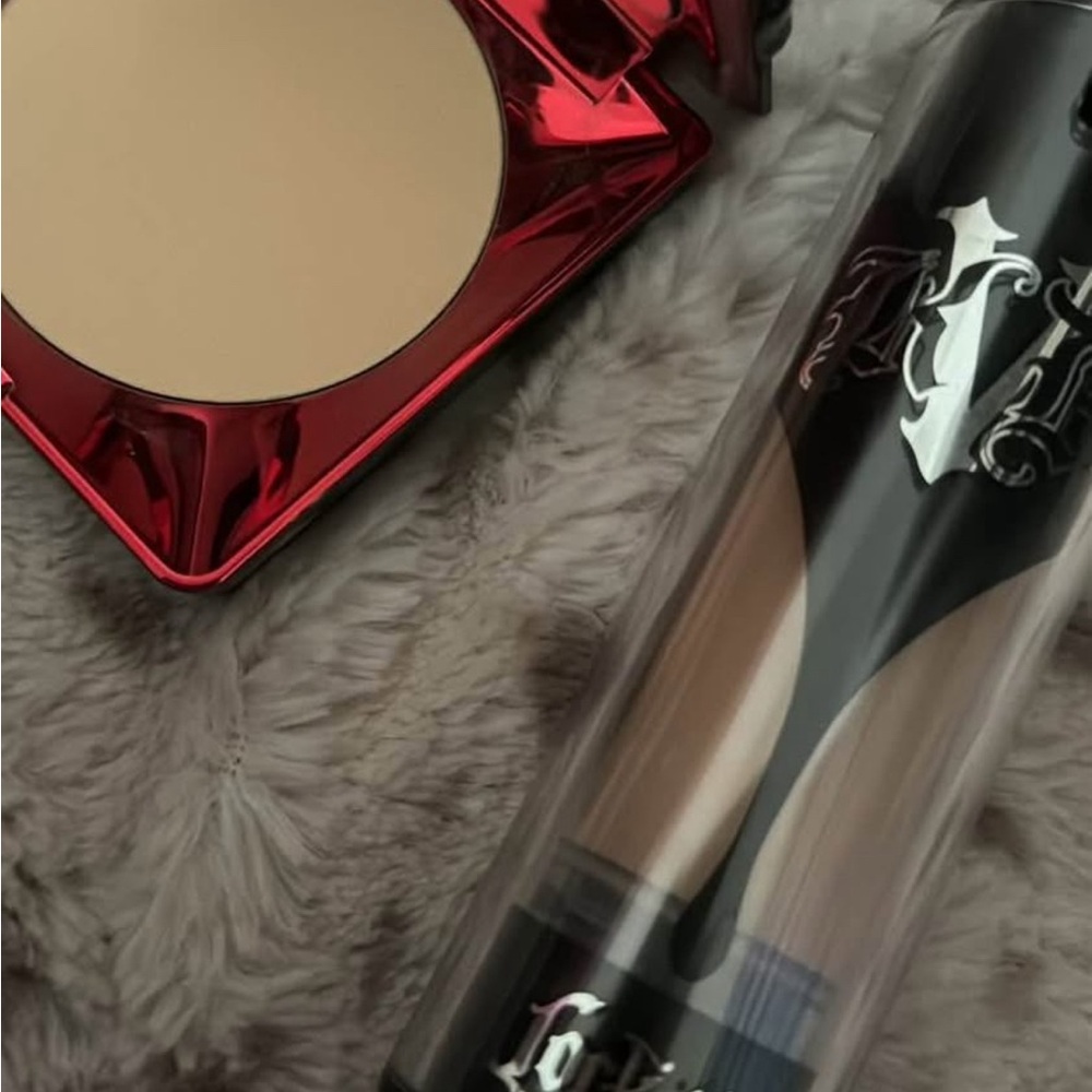 Kat Von D Setting Powder and Spray Set - Red and Black